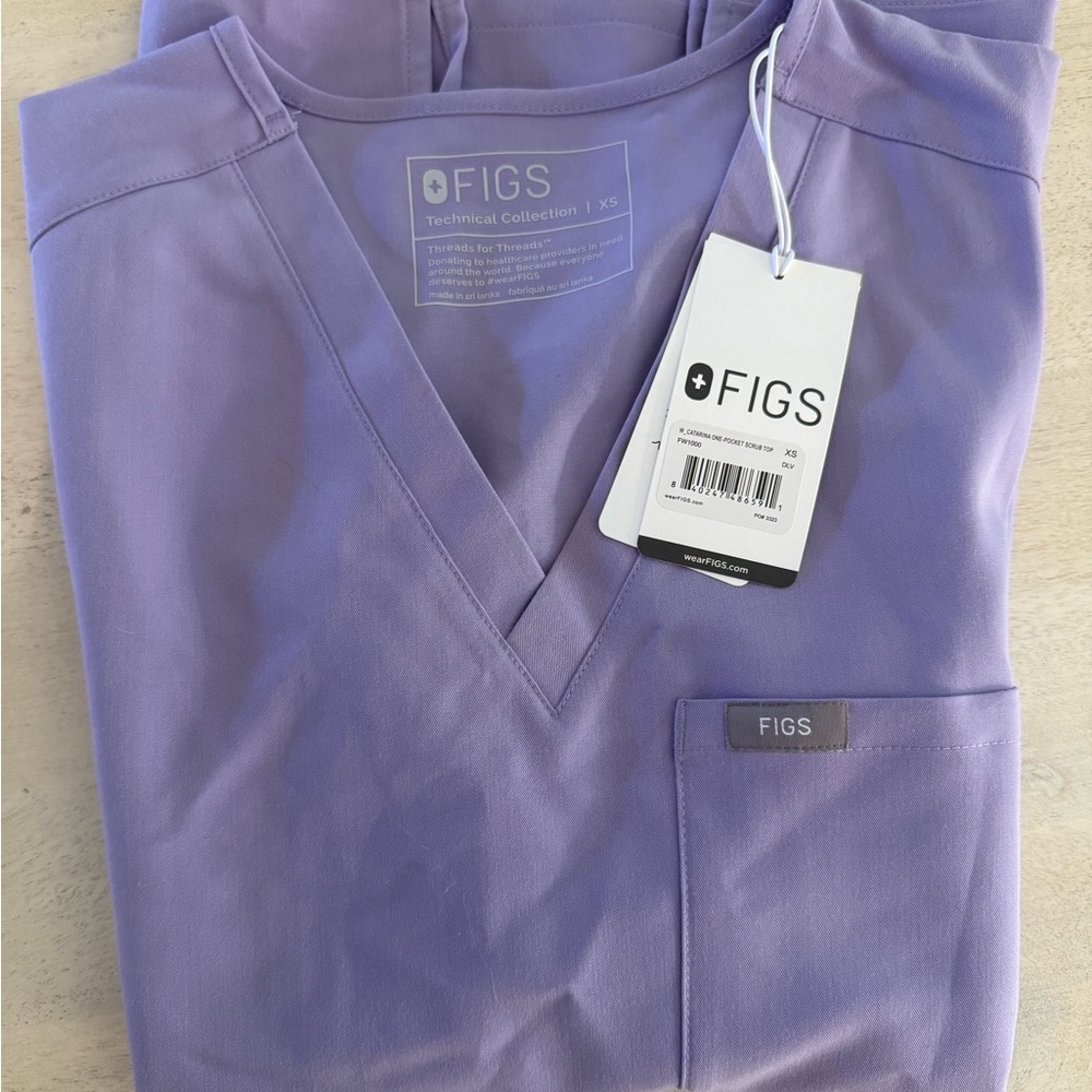 NWT- Figs Lavender Dew Catarina One Pocket Scrub Top - Size XSmall
